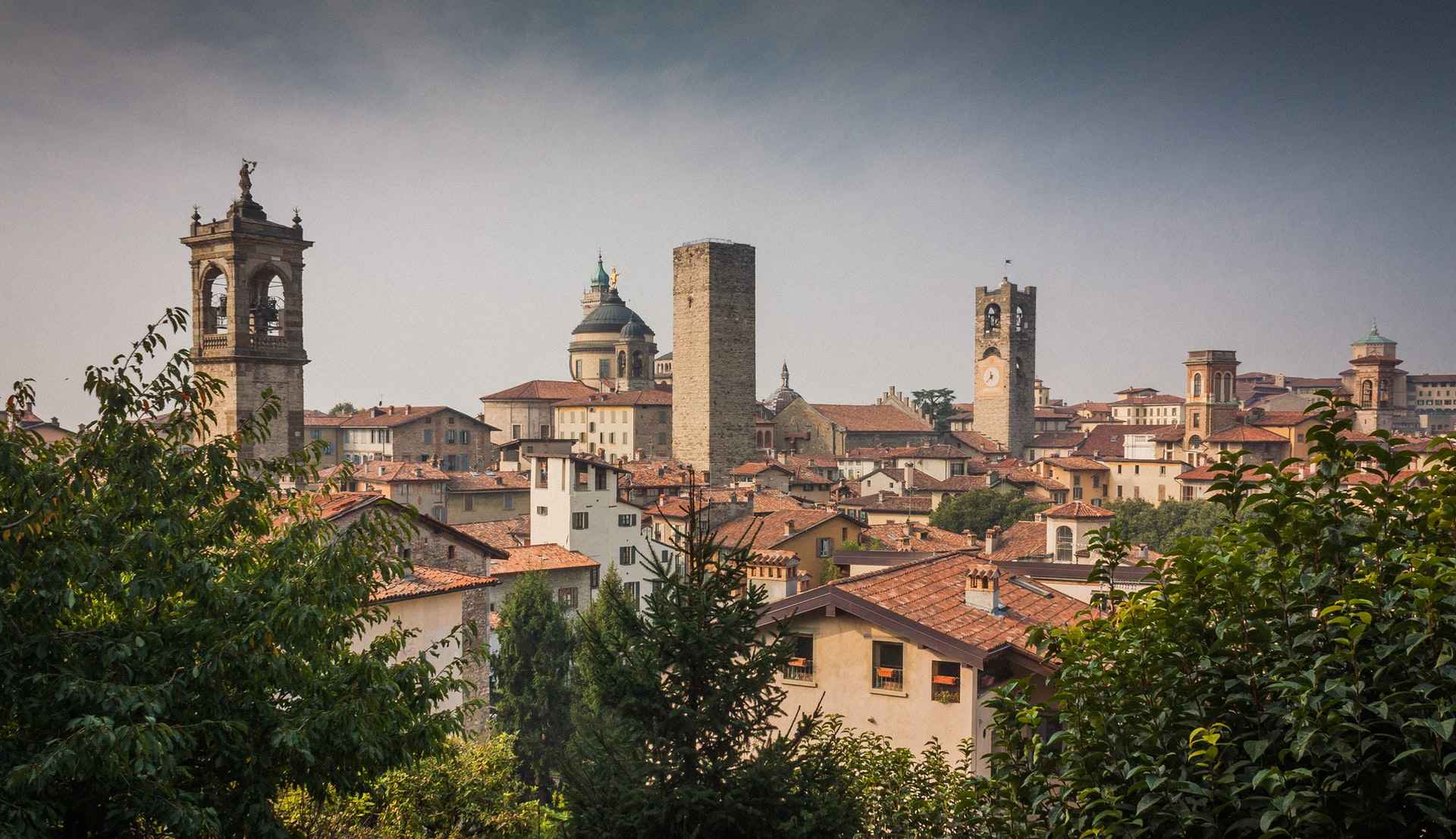 Bergamo vanuit de lucht