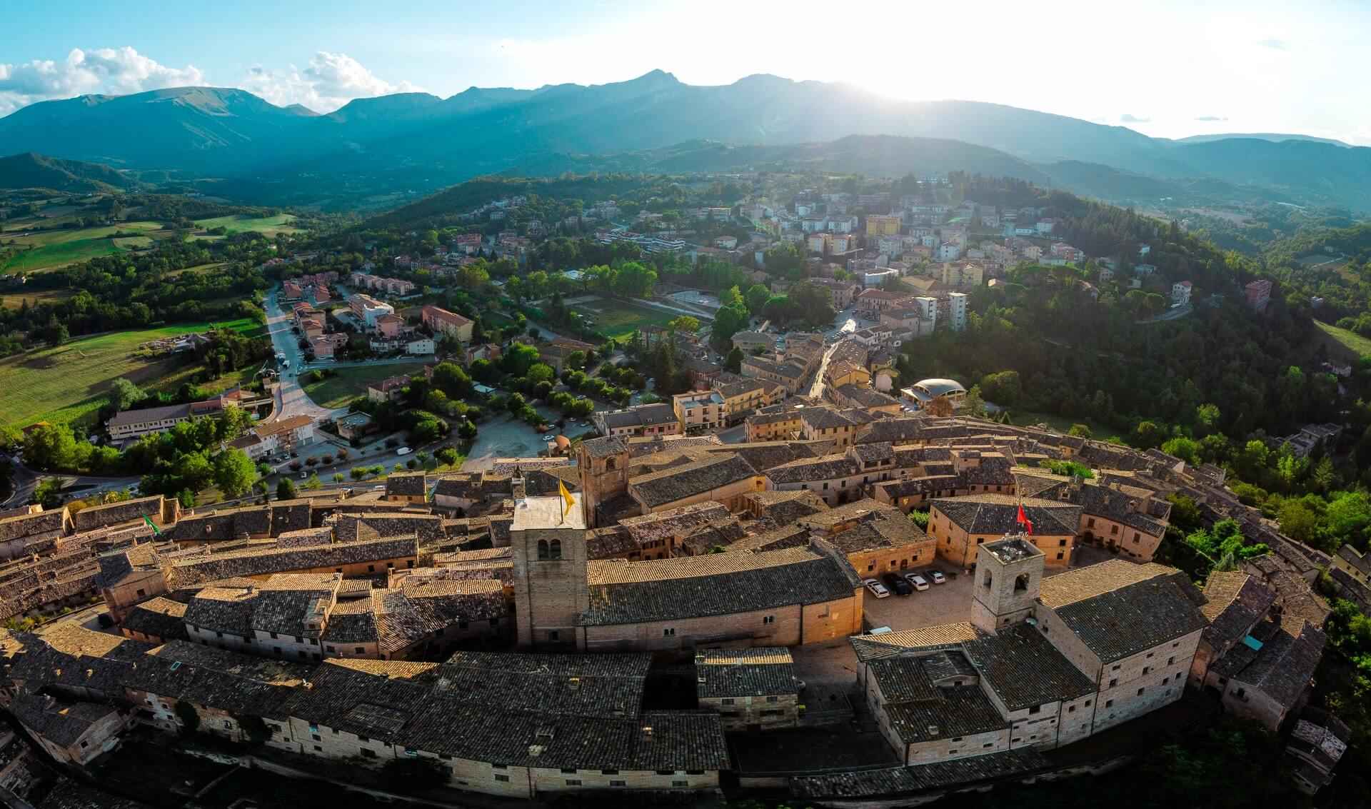 Sarnano en haar omgeving